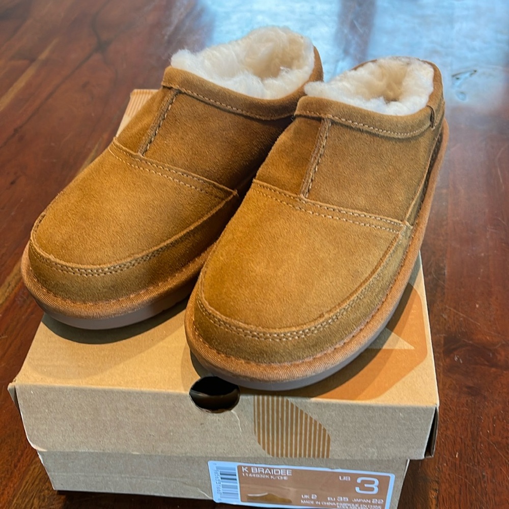 Koolaburra by Ugg Slippers - NIB Size 3
